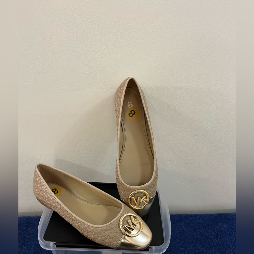 Misses new without tags flats